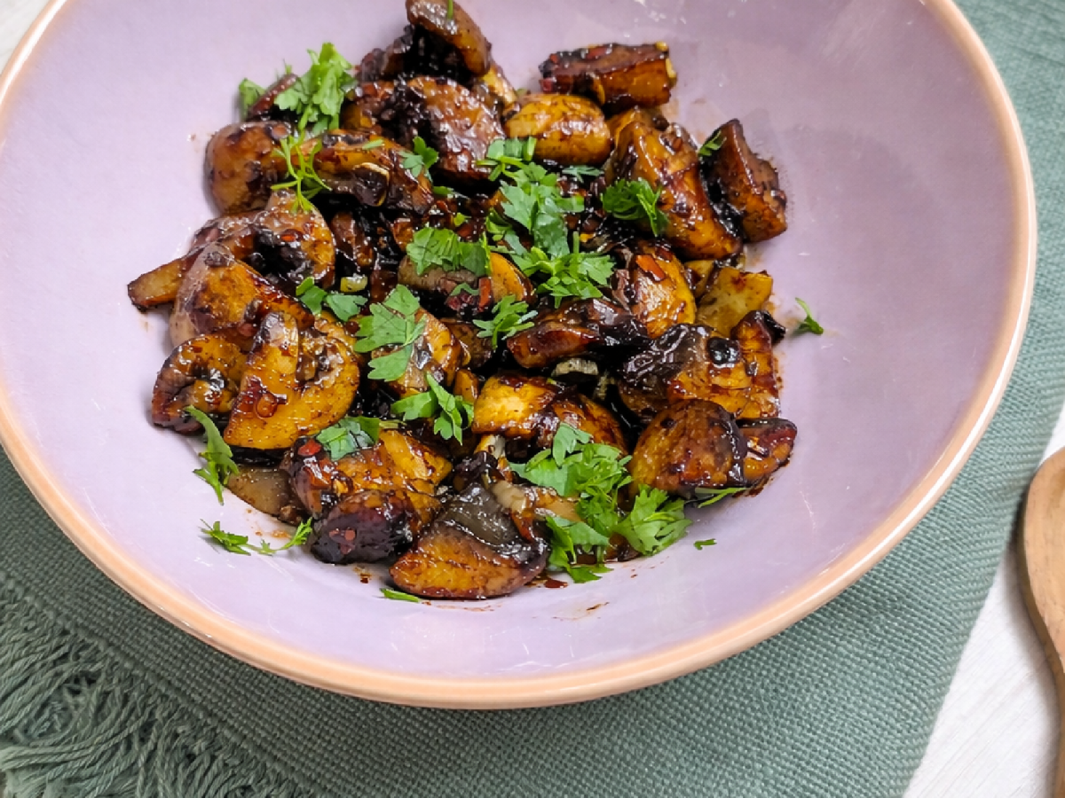 Mushroom Stir Fry (Quick, flavorful & Restuarant&nbsp;Style)